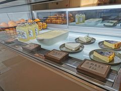 面包甜点陈列柜-稀物集咖啡(徽州大道店)