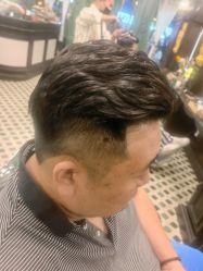 -海文先生国潮烫染男士理发馆