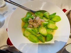 原汤蛤蜊煮广东胜瓜-皇朝会.经典传统粤菜(外滩店)
