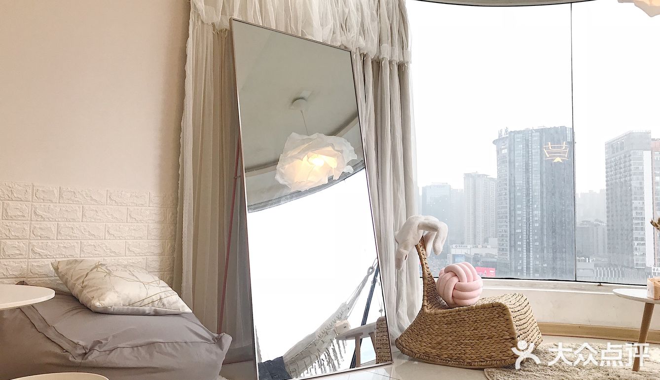 住进重庆 | 270度无敌大飘窗，在城市森林自由呼吸