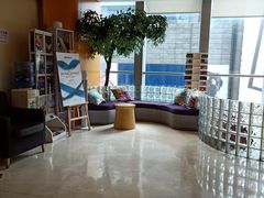 -瑞尔齿科(南京东路名人诊所)