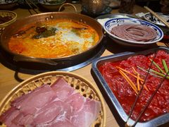 -洱火云南酸菜牛肉火锅(石景山当代商城店)