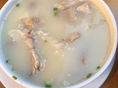 蹄髈汤-沪西老弄堂面馆(定西路店)