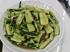 -丹水桥地锅鱼·翘嘴鲌·地方特色全鱼宴(丹江口大坝店)
