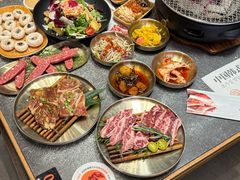 -草家酱蟹炭火烤肉店(珲春南路二店)