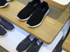 -优衣库(上海金桥太茂店)