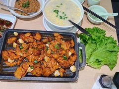 炉火烤五花肉-吕氏疙瘩汤·海鲜新鲁菜(凯德mall新都心店)