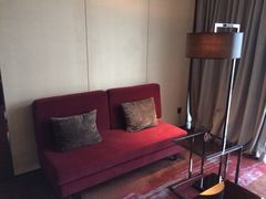 沙发-广州天河希尔顿酒店