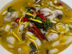 金汤酸菜鱼-吕氏疙瘩汤·新派鲁菜(欢乐汇店)