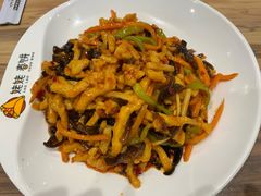 鱼香肉丝-合合春饼·酱骨·东北菜(潘家园店)