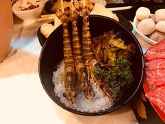 -鲜入围煮花胶鸡海鲜火锅