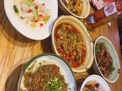 川味肥肠煲-兔槽江湖菜·重庆璧山兔(水围店)