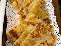 葱花油饼-七菜馆·东北菜·蒸饺(文体路店)