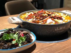 -山城外·非遗酸菜鱼(财富中心店)