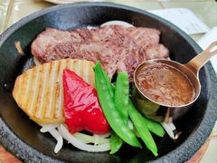 -玛格萝妮比萨屋(四平店)