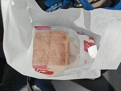 -红宝石·鲜奶小方·海派西点房(万航店)