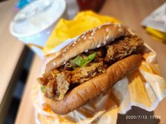 麦辣鸡腿堡套餐-麦当劳(松江南乐得来速店)