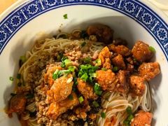 辣肉面-沪西老弄堂面馆(定西路店)