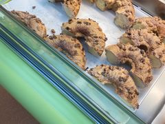-白玉兰食品甜凤店(合生汇店)