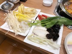 -小渝公重庆卤味火锅(临沂店)