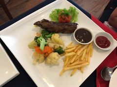 -Neary Khmer Restaurant
