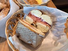 烟熏三文鱼三明治-麦田工坊(月湖店)