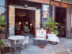 -席娜卡琳火车铁道夜市