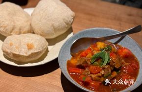 Tomato Stewed Australian Beef Shank in Pita Bread