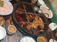 -周小明火锅(黑金冠社区店)