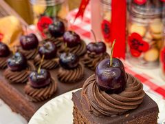 -红宝石·鲜奶小方·海派西点房(南丹店)