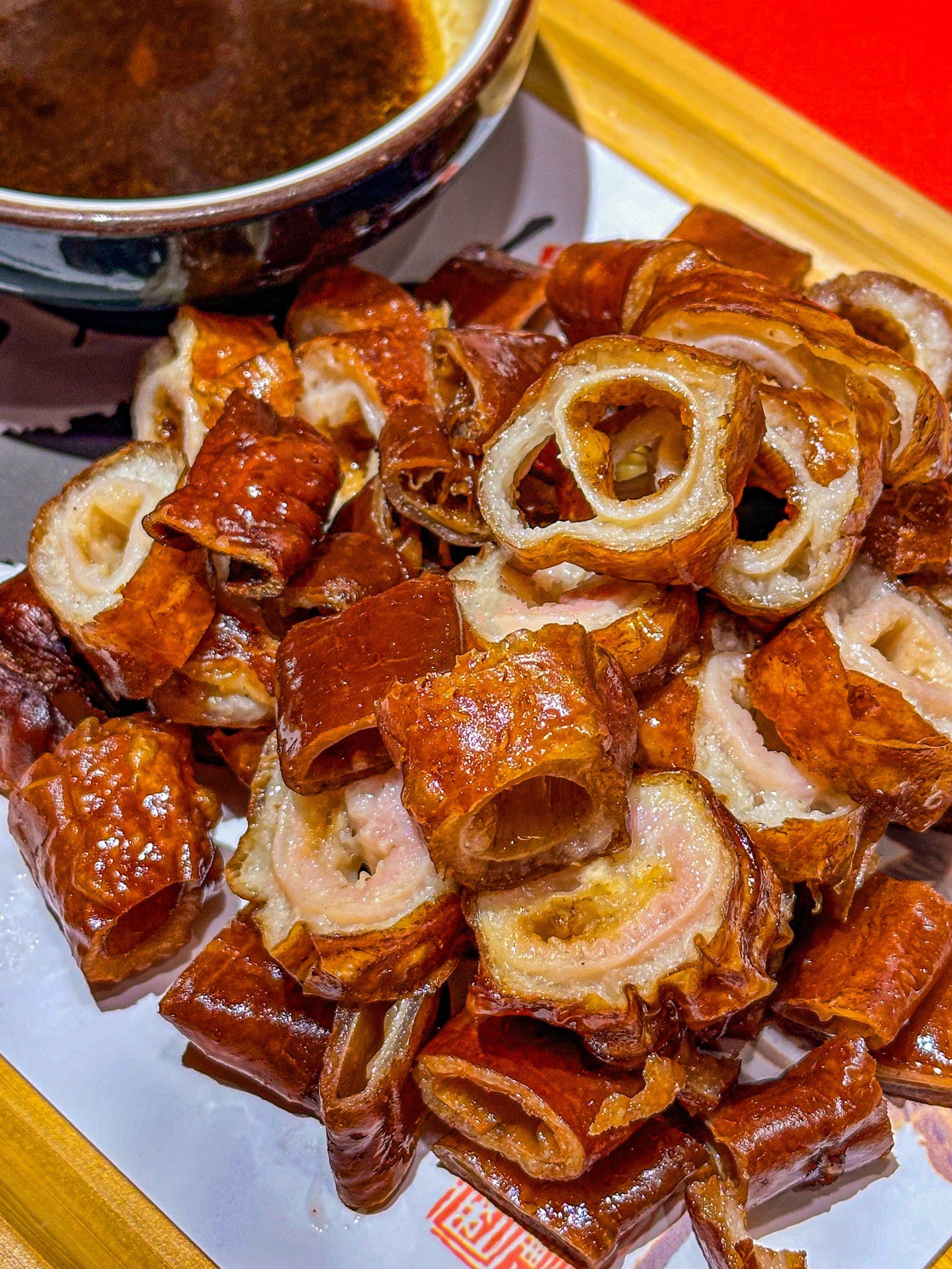 吃到了杭州最好吃的脆皮大肠