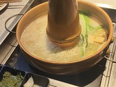 -洞庭洲·防空洞火锅·铜锅涮肉·烧烤(新百广场店)