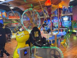 -卡通尼乐园(宝山龙湖天街店)