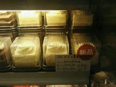 -红宝石·鲜奶小方·海派西点房(南丹店)