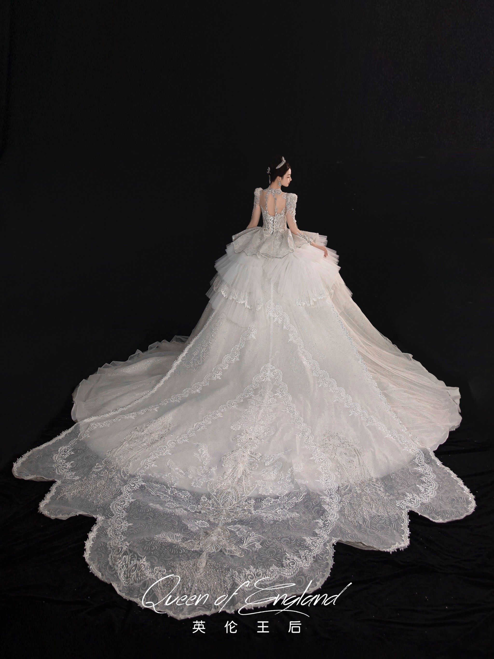 高级感长拖婚纱