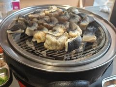 -围炉肉舍•炭烤活鳗•丹东海鲜烤肉(步行街店)