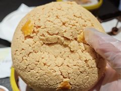 有真菠萝的菠萝包-蝴蝶里·粤菜·点心(滨江龙湖店)