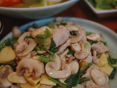 雪菜蘑菇时笋炒肉-百家鲜·杭帮菜