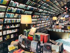 -钟书阁(珍园店)