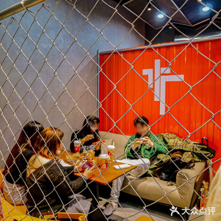 超多人收藏的潮玩工业风茶饮店🔫水厰