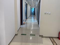 -瑞尔齿科(颐堤港诊所)