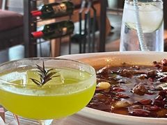 -临界音乐酒馆·小龙虾·江湖菜(华熙LIVE·鱼洞店)