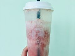 莓莓芝士茉香茶-瑞幸咖啡(仁和新城店)