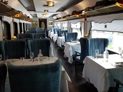 靠窗位-火车头法国西餐厅