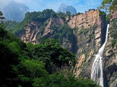 景点飞龙瀑-河南宝泉旅游区