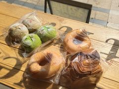 招牌现烤面包-顶东面包花园·生日蛋糕(世博店)