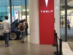 -TESLA 特斯拉(广州天环广场体验店)