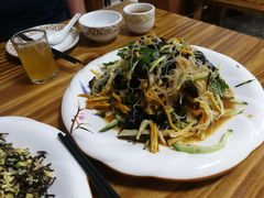 黄瓜拌金针菇-天地家常菜
