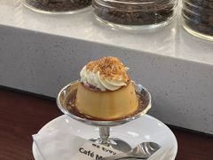 -Café Monson