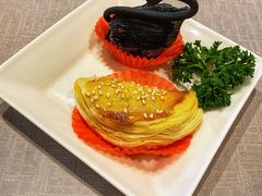 酥皮榴莲酥-希尔顿酒店-豫园中餐厅
